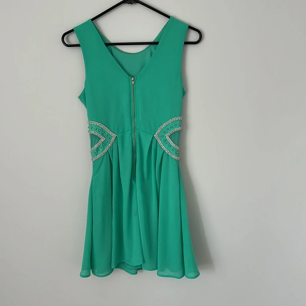 NWOT DRESS - Picture 4 of 4